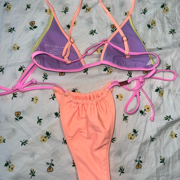 White Fox 2pc Bikini Set💕 - Picture 3 of 5